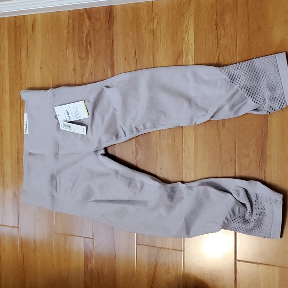 NWT OLD NAVY ANKLE HIGH RISE.